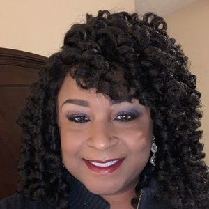 Meet your Posher, Myra